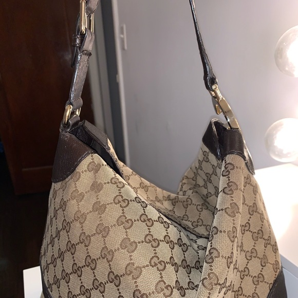 Authentic Gucci GG Shoulder Flap Bag - Picture 4 of 7